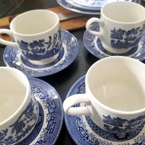 Set of 5 Blue Willow Tea Cups and Saucers